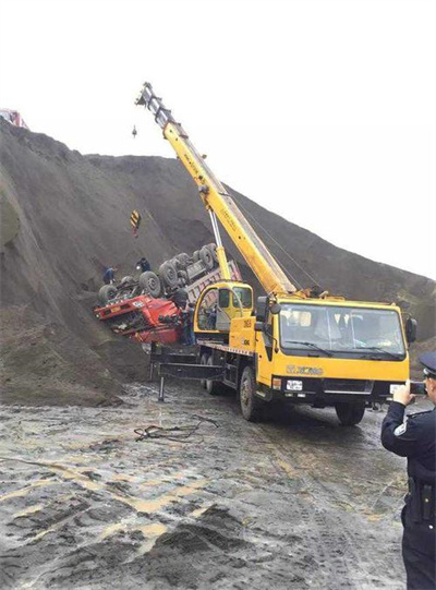 渝水区上犹道路救援